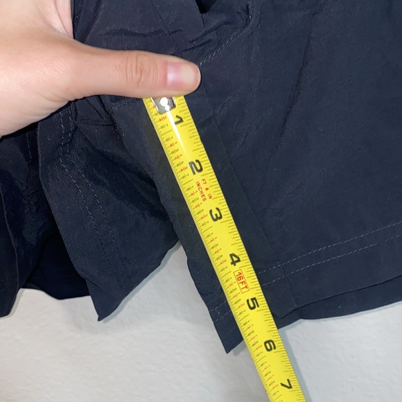 🎱Large Men’s 5.5” inseam Black Columbia swim shorts! - Picture 4 of 8